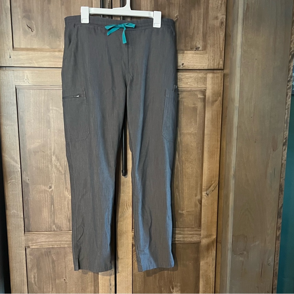 Figs Graphite Kade Cargo Technical Collection Scr… - image 4